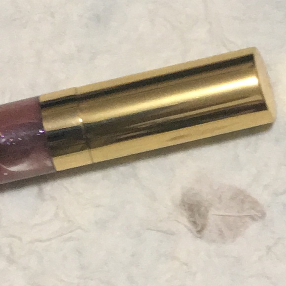 Scene Stealer Marvelous Moxie Lipgloss! - Picture 3 of 3